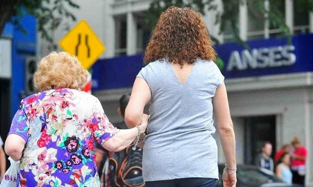 Anses permitirá jubilarse a 155.000 mujeres este año, y otras 30.000 el año que viene, sin tener aportes.