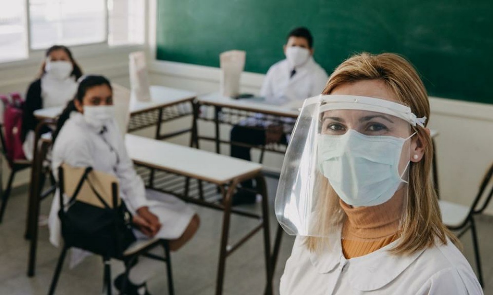 Reunión clave: Educación, Salud y gremios definen cómo siguen las clases en San Juan.