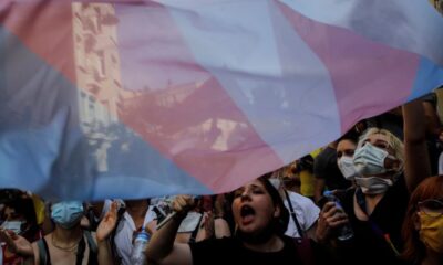 Turquía: La policía reprimió la marcha del orgullo gay en Estambul.