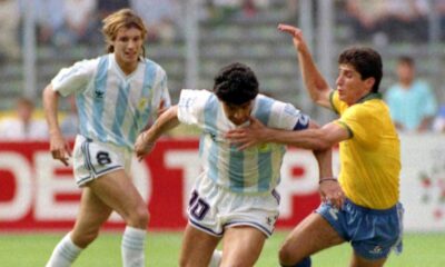 Subastan la camiseta que usó Maradona contra Brasil en Italia ´90.