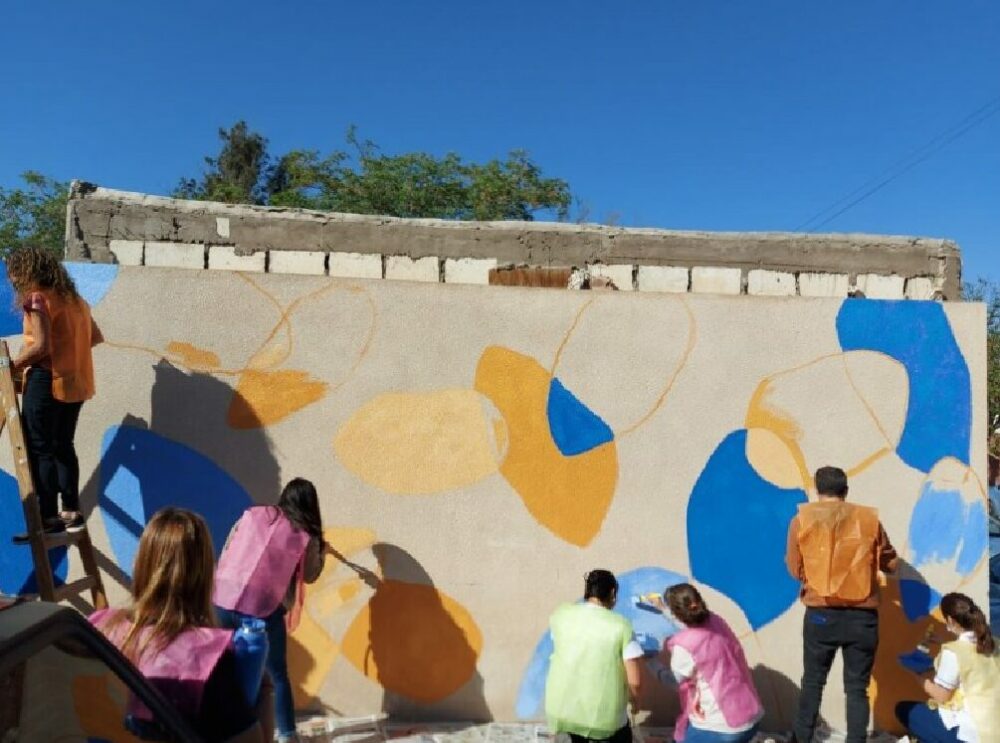 El equipo de “Las Margaritas” dejó sus sensaciones por la pandemia pintadas en un mural.