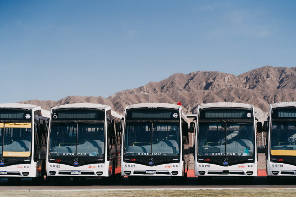 RedTulum: Presentaron 150 nuevas unidades del transporte público.