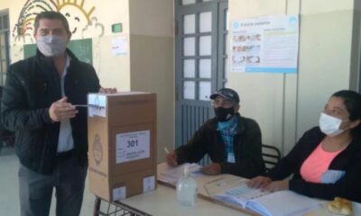 Marcelo Orrego votó en la escuela Pellegrini.