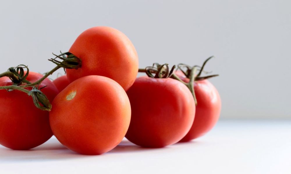 Ponen en venta tomates con un genoma modificado para tratar la hipertensión.