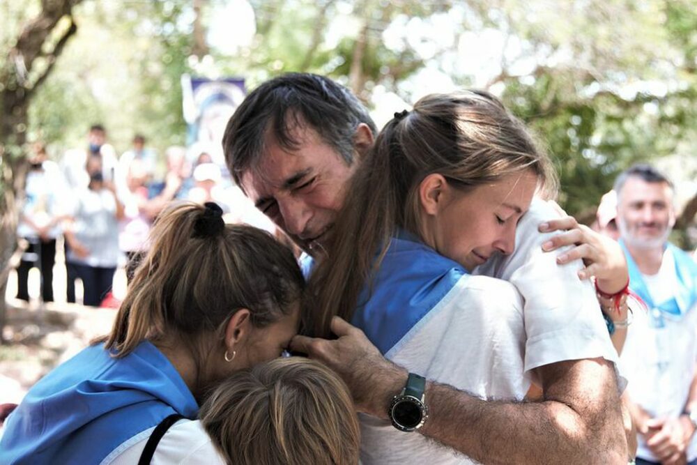 Esteban Bullrich participó de una emotiva peregrinación para pedir por su salud.