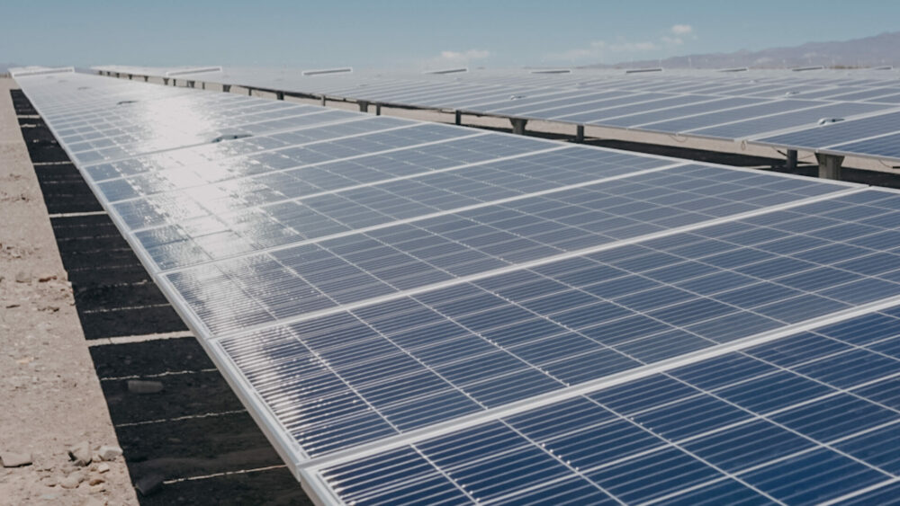 Sergio Uñac inauguró el Parque Solar Guañizuil 2, uno de los más grandes de la Argentina.