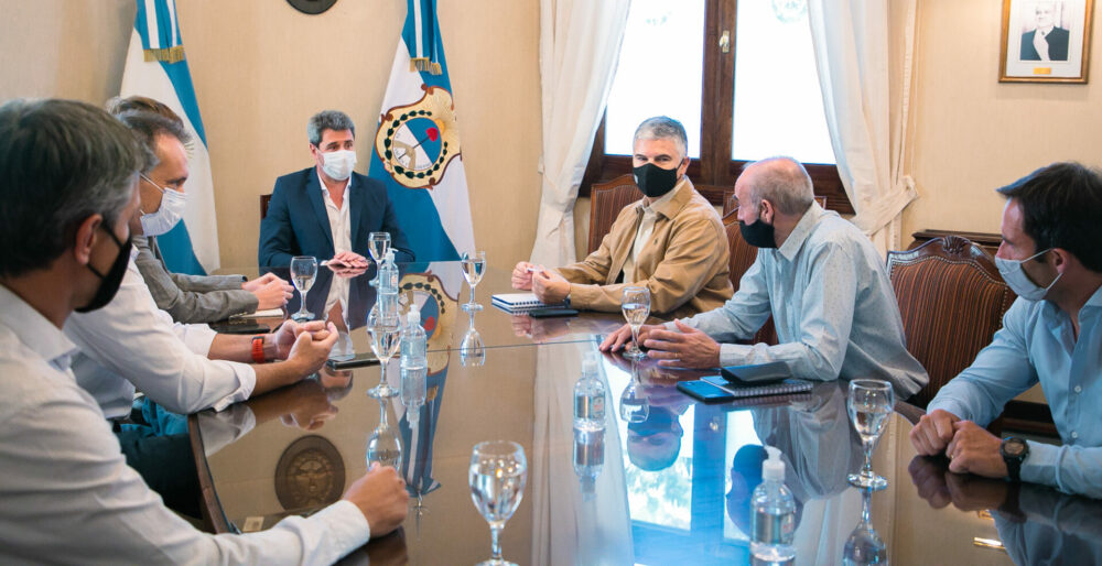 Uñac se reunió con autoridades de la Cámara Argentina de la Construcción Delegación San Juan.