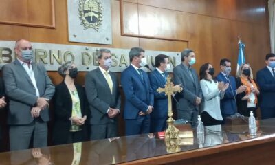 Asumieron los nuevos ministros y secretarios del gabinete provincial.