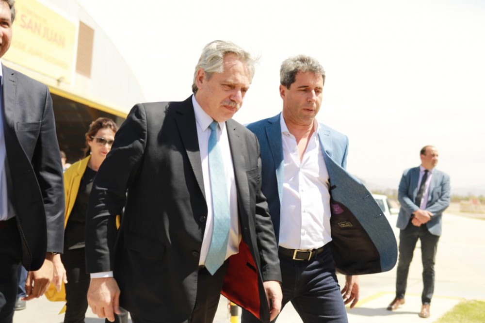 Alberto Fernández llega a San Juan para el lanzamiento del Clúster de Energía Renovable.