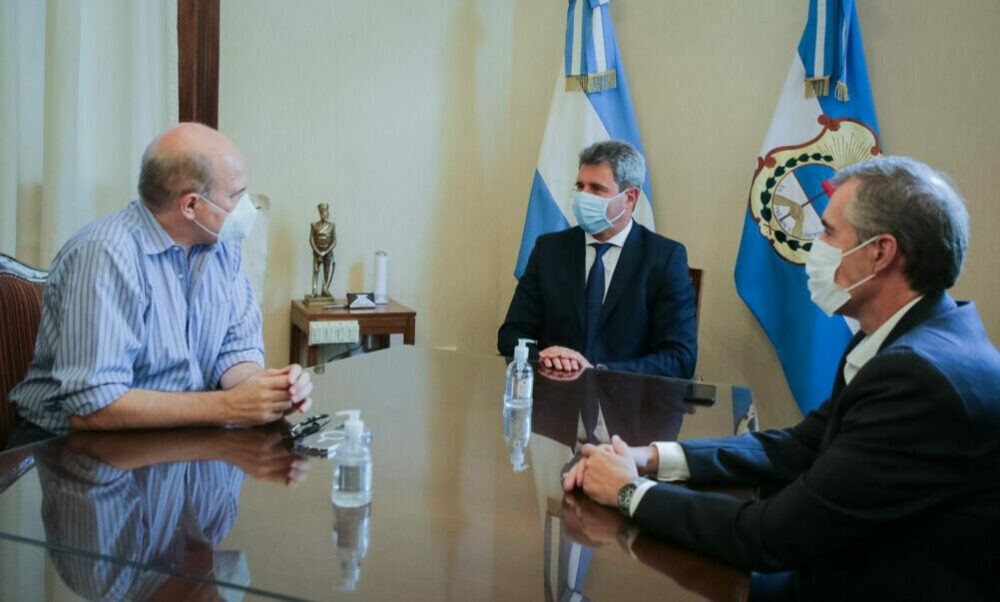 El gobernador recibió a José Agustín Aguerre, representante del Banco Interamericano de Desarrollo en Argentina.