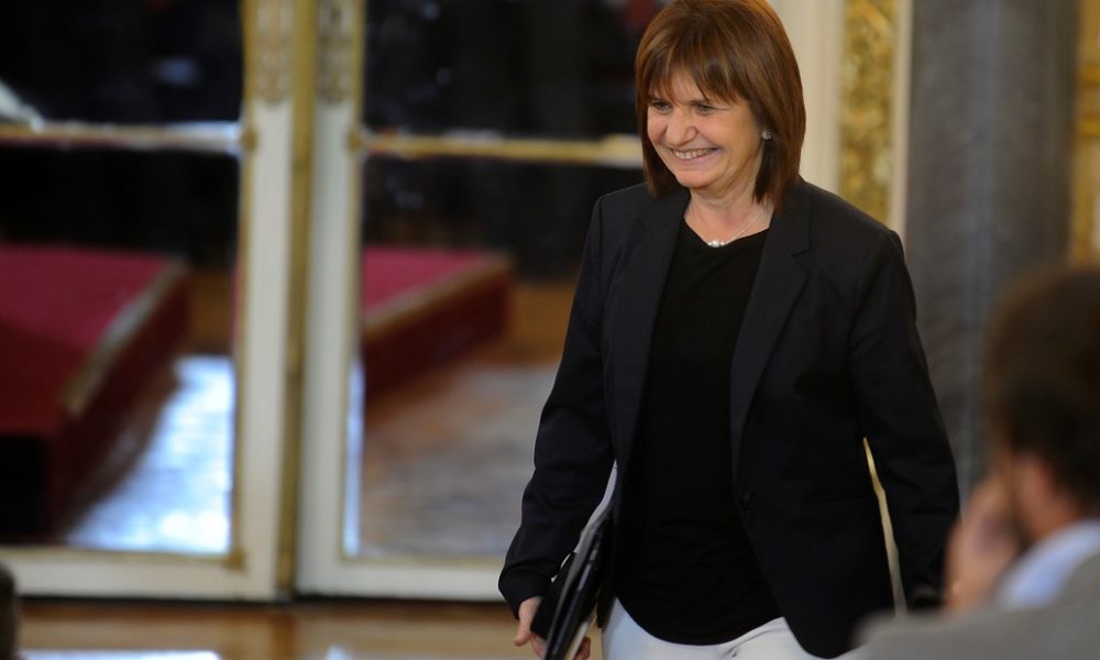 Denuncian a Patricia Bullrich por irregularidades en la compra de equipos para el G20 que llegaron meses después de la cumbre.