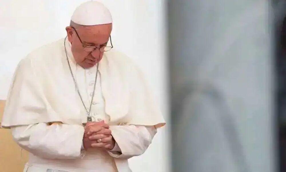 El Papa Francisco pidió a los líderes políticos que hagan «todo esfuerzo por la paz» en Ucrania.