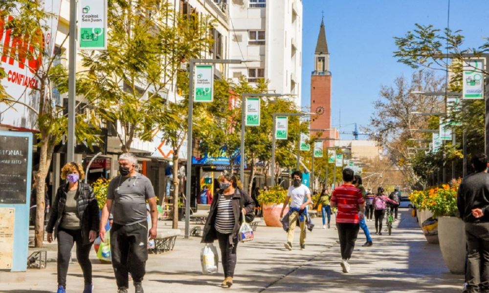 Así funcionará el comercio durante el Feriado de Carnaval.