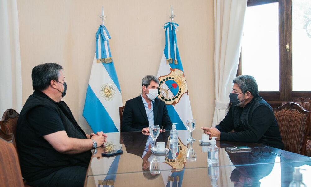 Uñac recibió al secretario general de la UOCRA nacional, Gerardo Martínez.