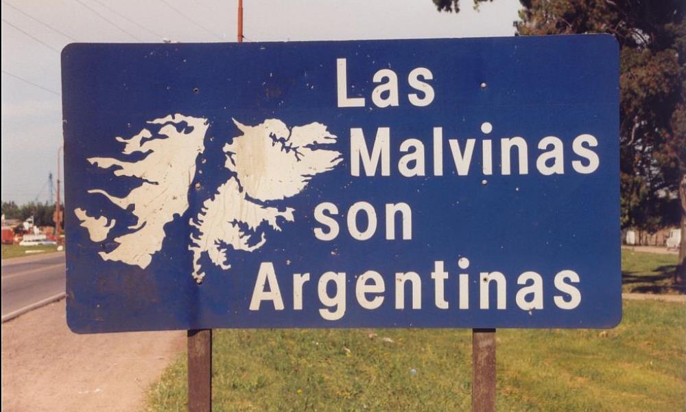 Excombatientes de Malvinas critican silencio del Gobierno ante visita del canciller inglés