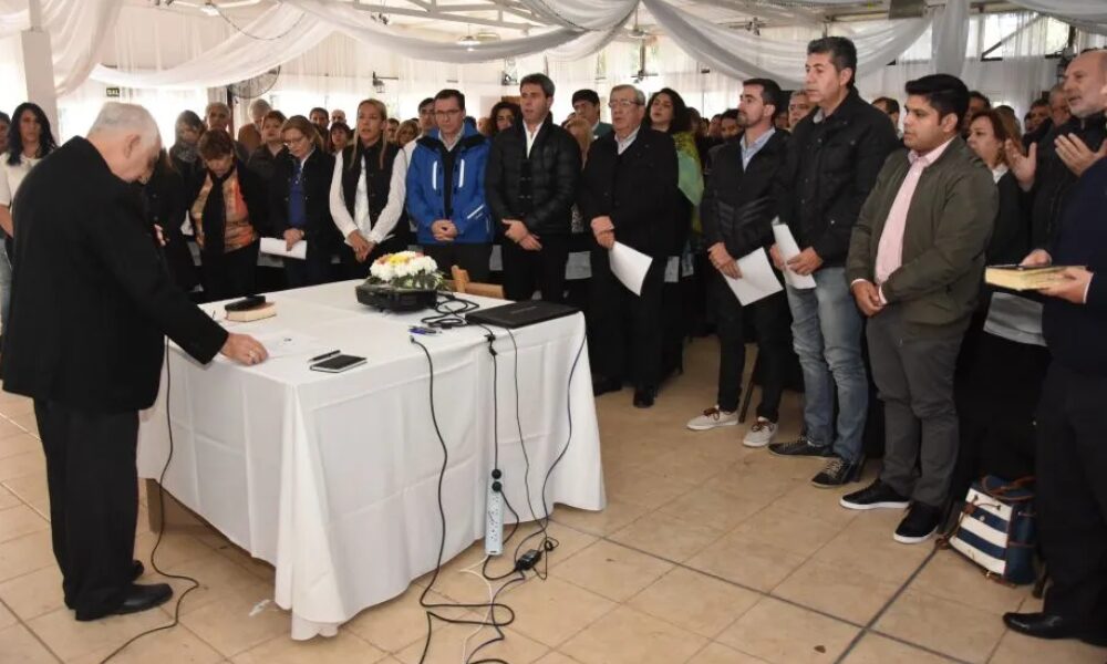 La Iglesia vuelve a reunir a políticos y dirigentes en un retiro.