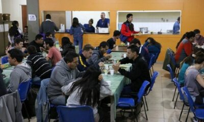 Fuerte reclamo de los estudiantes universitarios tras la intoxicación masiva en el comedor de Exactas.