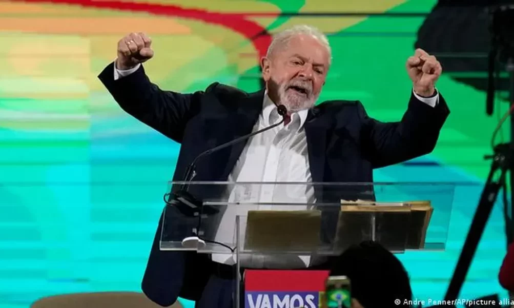 Lula vuelve a la presidencia, Brasil se despide de Bolsonaro.