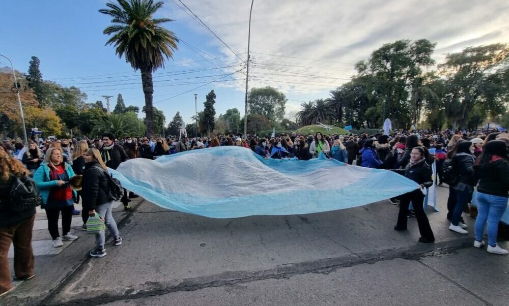 Paro y movilización: Los docentes autoconvocados rechazan la propuesta planteada por el gobierno.