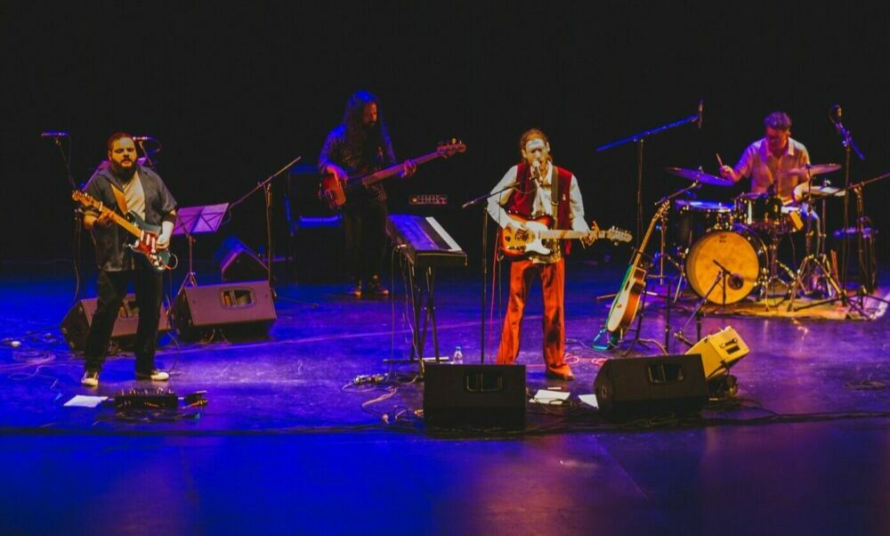 Gabriel Dávila Kurbán y Los Ladrones del Amanecer llegan al Teatro del Bicentenario con un increíble show.