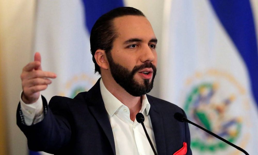 El presidente de El Salvador, en el ojo de la tormenta por la caída del bitcoin.