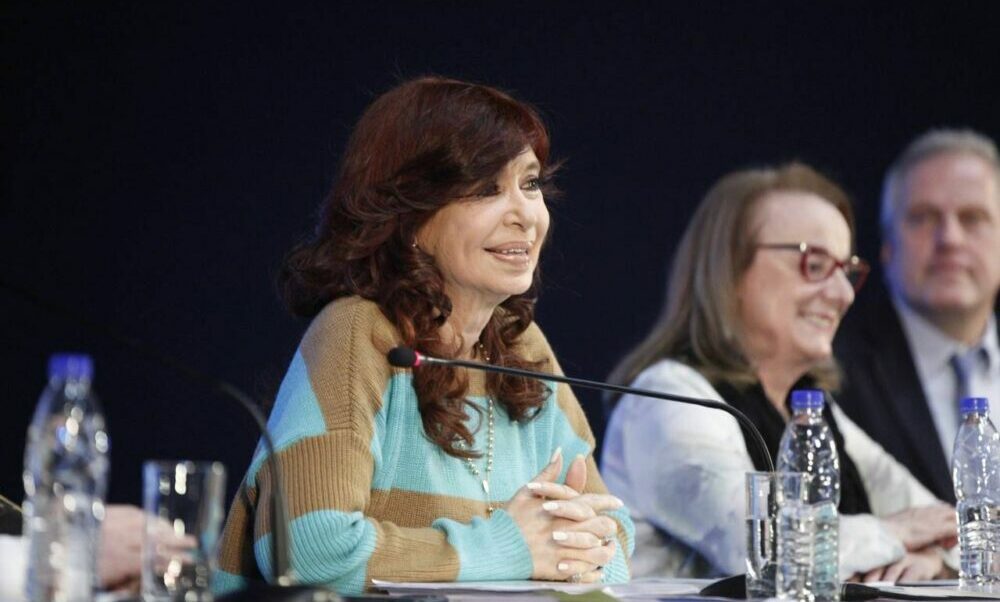 Cristina Kirchner: «La renuncia de Guzmán fue un inmenso acto de irresponsabilidad política».