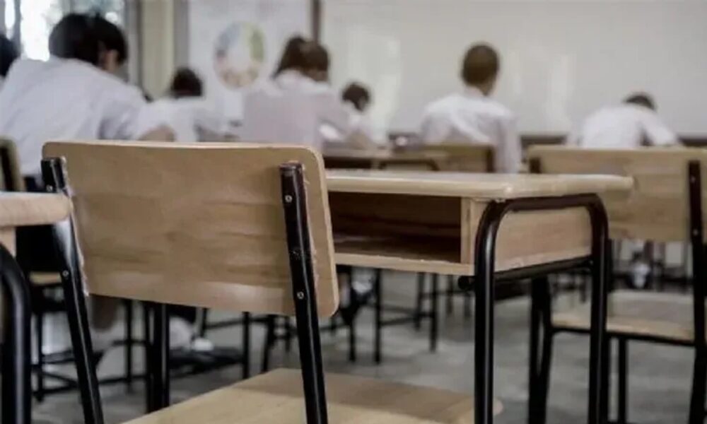 Una hora más de clases: «El Gran San Juan será tema para el año que viene».