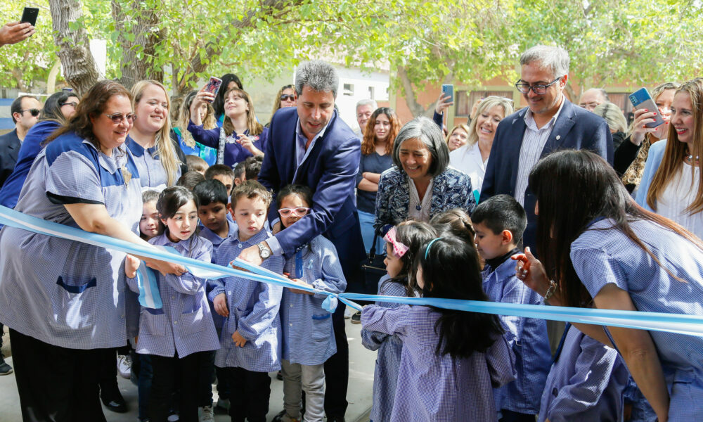 El gobernador Uñac inauguró un JINZ en la Escuela Pedro Nolasco Fonseca.