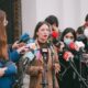 Camila Vallejo llama a cuidar el proceso de diálogo por la nueva Constitución de Chile.