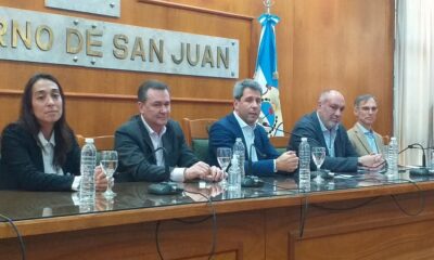 Firma de convenios por pavimentación y repavimentación en los departamentos.