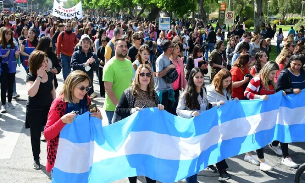 Autoconvocados: les descontarán los días sin trabajar y hoy vuleven a movilizarse.