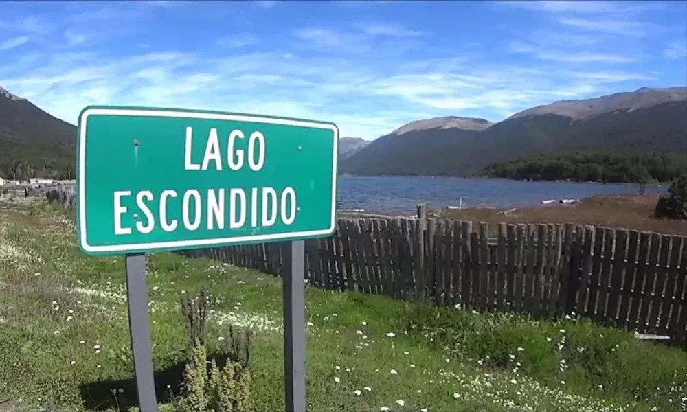 La Justicia ordenó reabrir el camino de acceso a Lago Escondido, cercado por Lewis.