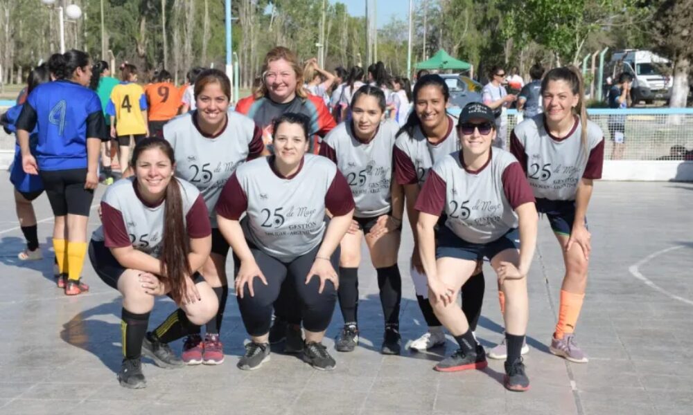 Mujeres policias sanjuaninas jugaron su primer campeonato de fútbol.