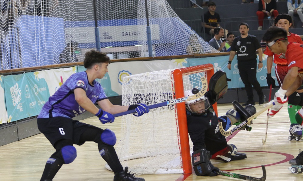 Hockey sobre patines sub19: Argentina goleó y se abrió paso a semifinales.