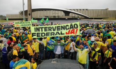 Bolsonaristas vuelven a pedir la intervención militar contra la victoria de Lula.