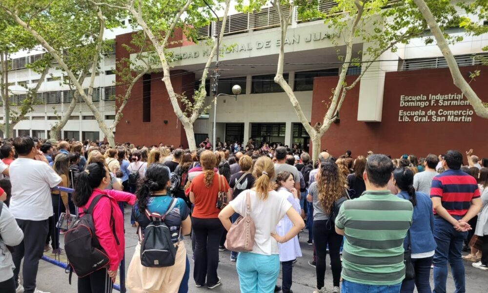 Un alumno de un instituto de Algeciras fabrica un puño americano casero