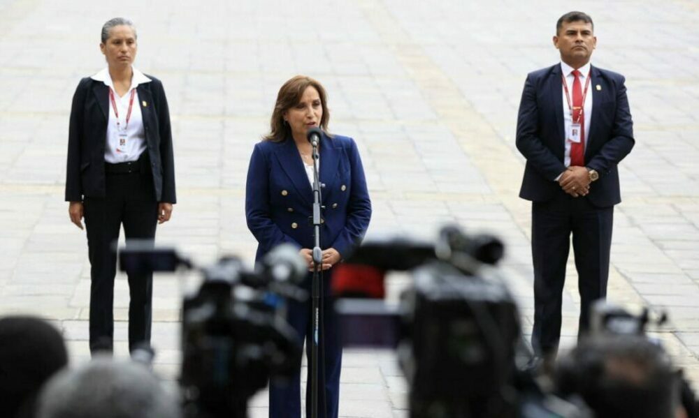 Boluarte descartó adelantar las elecciones y Castillo quedó en “detención preliminar”.