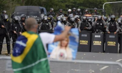 Gobierno de Brasil destituye a 40 militares que trabajaban en la residencia presidencial.