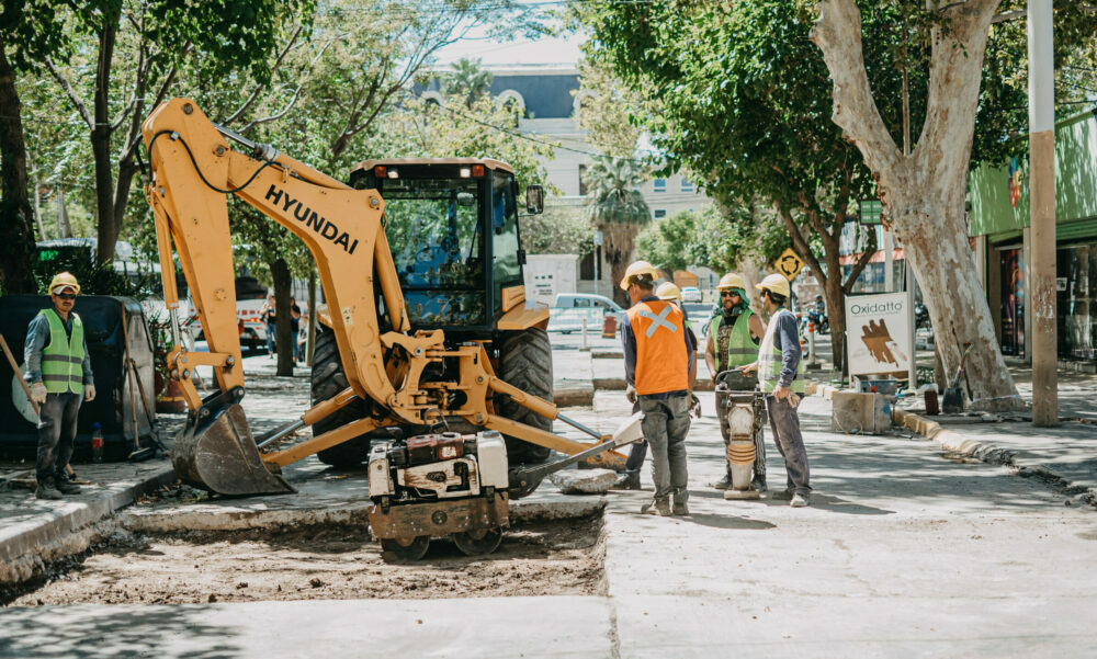 Vialidad Provincial avanza con dos obras claves en Capital.