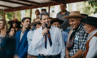 En apoyo a la tradición y la cultura, el gobernador presidió la partida de la XXXII Cabalgata de Fe a la Difunta Correa.