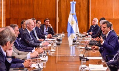 El Gobierno de Argentina propone a los bancos postergar los vencimientos de deuda hasta 2025.