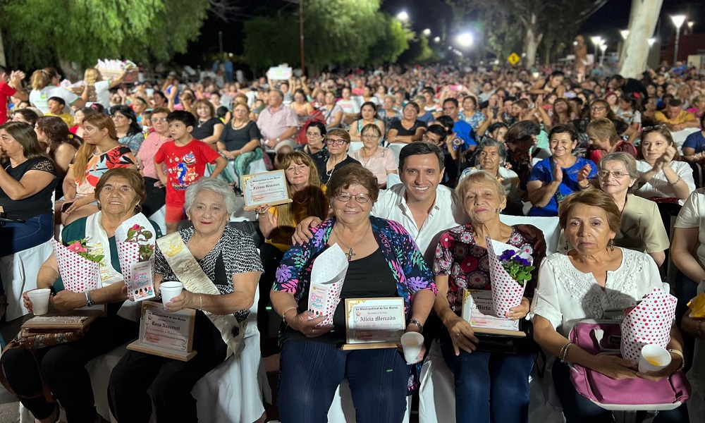 En San Martín homenajearon a más de 2000 mujeres.