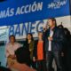 Uñac caminó por 9 de Julio y destacó las 300 nuevas viviendas para los vecinos.