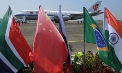 Los BRICS aceleran la “erosión de la hegemonía” mundial de EEUU.