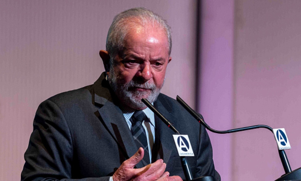 Lula promete dos nuevas universidades federales en Sao Paulo para 2026.