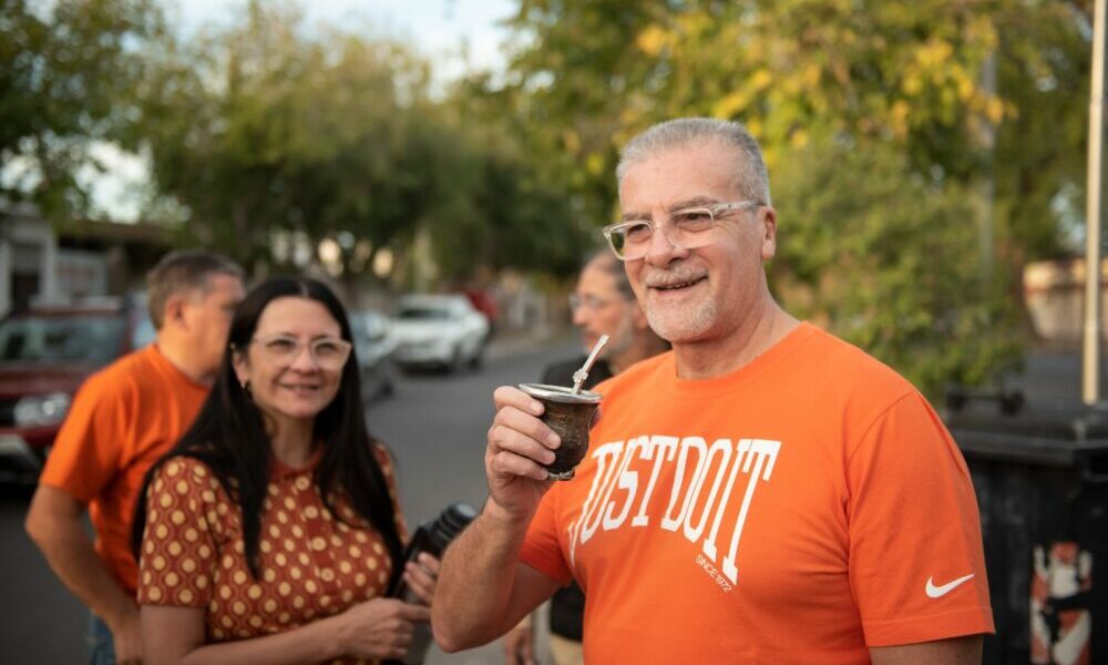 Carlos Lorenzo: “Les pedimos un voto de confianza para vivir mejor”.