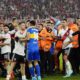 River y Boca: festejo desmedido, reproche, gresca y expulsados.