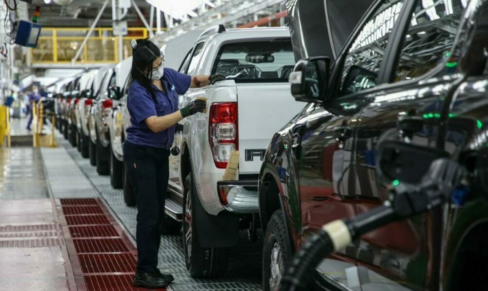 La industria creció 1,9% en el primer semestre y alcanzó su mayor nivel en 7 años.