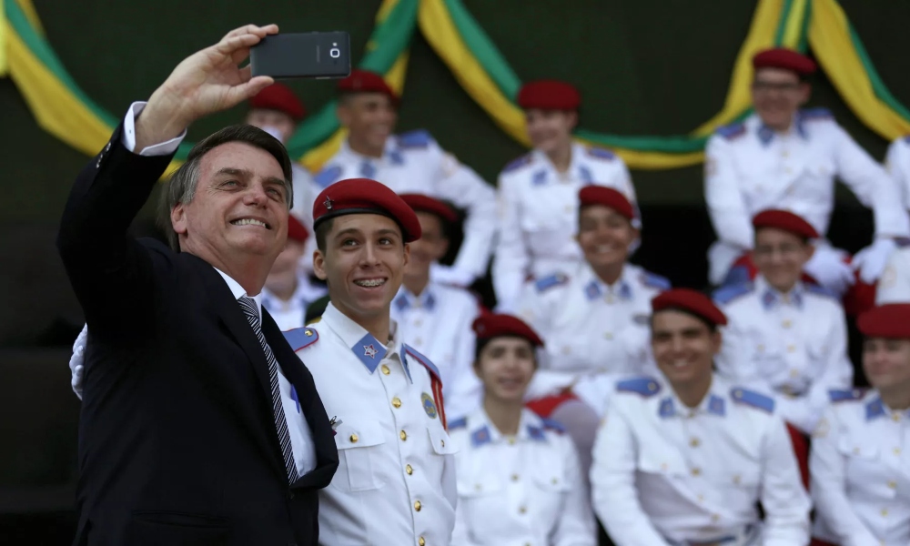 Brasil cierra programa de escuelas cívico militar creado por Bolsonaro.