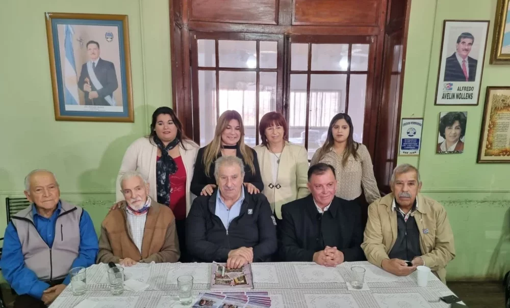 Cruzada Renovadora presentó los candidatos a senadores y diputados nacionales.